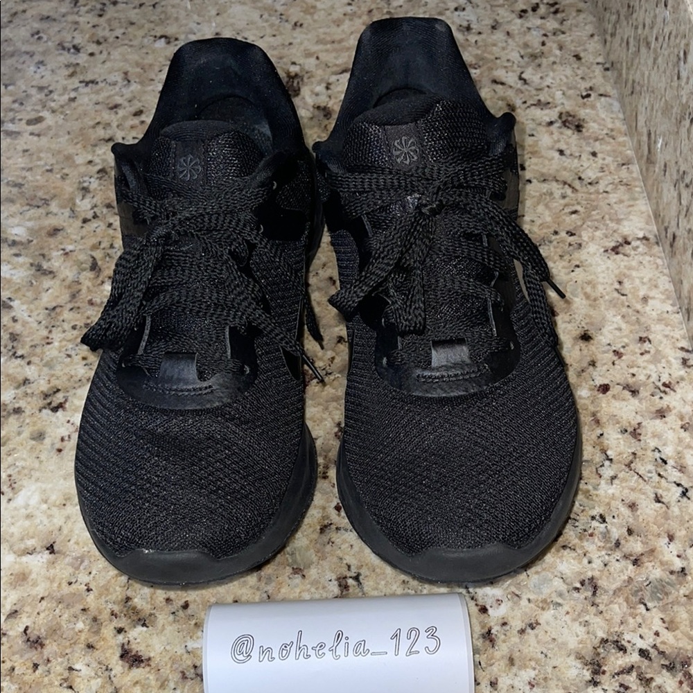 Nike Revolution 6